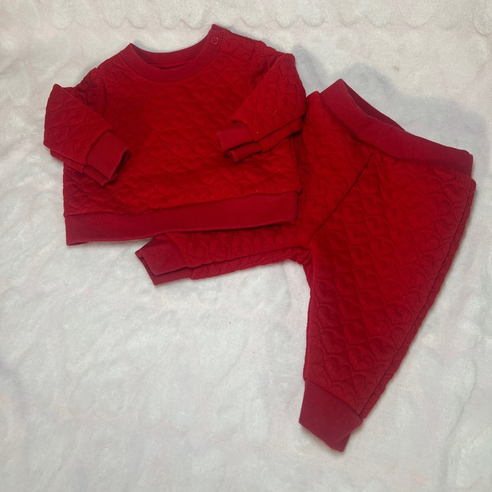 Cat & Jack 2 piece Newborn Warm red heart set
